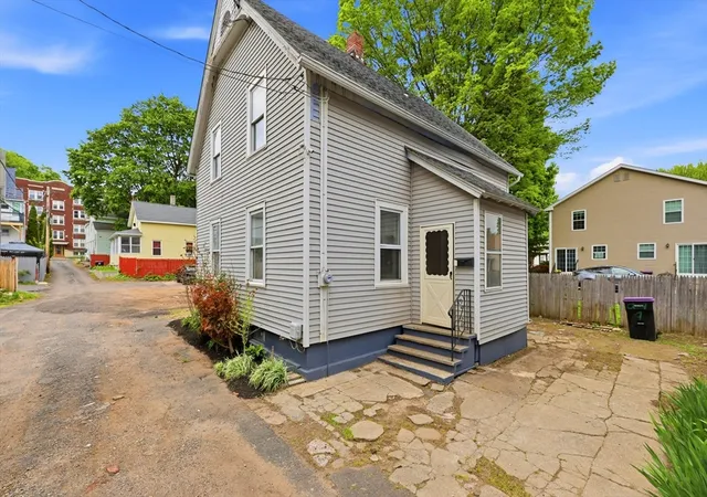 Homes for sale in Holyoke, MA | 9 Owens Pl, Holyoke, MA 01040 | MLS# 73514678