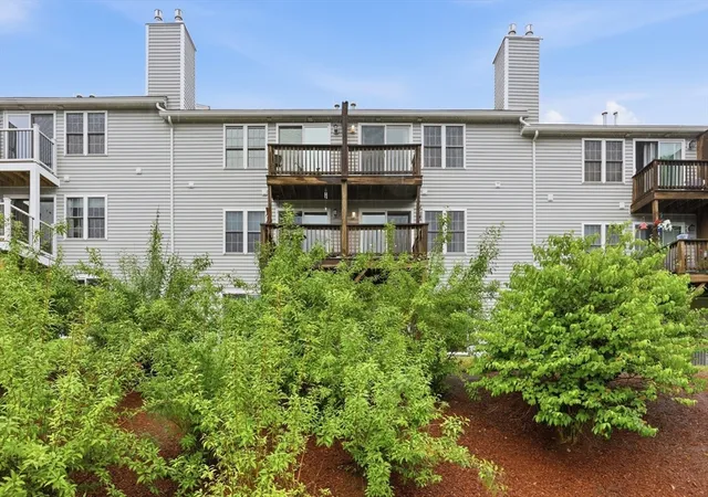 2nd image of 34 Mountain Laurel Ln, Fitchburg, MA 01420