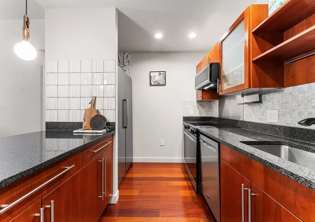 3rd image of 17 Otis St, Cambridge, MA 02141
