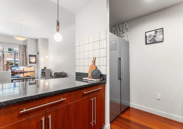 5th image of 17 Otis St, Cambridge, MA 02141
