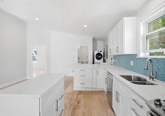 4th image of 34 Underhill St #4, Winthrop, MA 02152 | MLS# 73529956