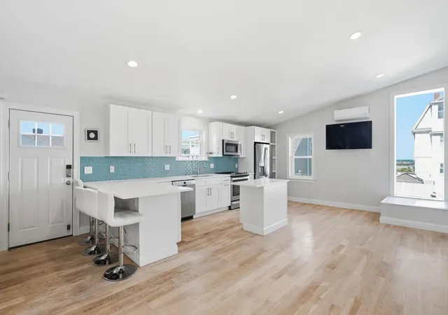 5th image of 34 Underhill St #4, Winthrop, MA 02152 | MLS# 73529956