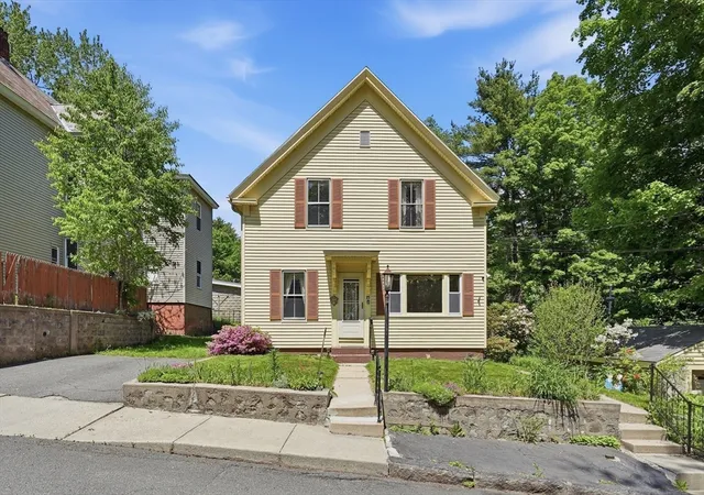 Homes for sale in Orange, MA | 17 E Howe St, Orange, MA 01364 | MLS# 73527431
