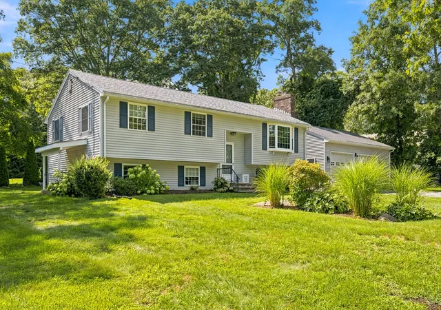 Photo 3 of Single family home for sale at 19 Sawdy Pond Ave, Tiverton, RI 02878 | MLS# 73564378 | Listing updated on 2026-09-19