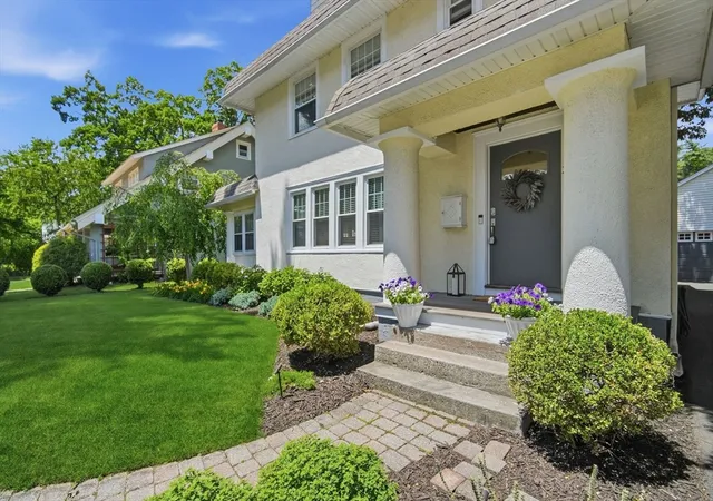 Homes for sale in Longmeadow, MA | 26 Hazelwood Ave, Longmeadow, MA 01106 | MLS# 73539394