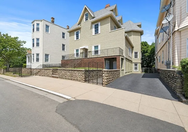 Listing Photo 2 - Condo for sale in building located at 254-256 E Eagle St, Boston, MA 02128