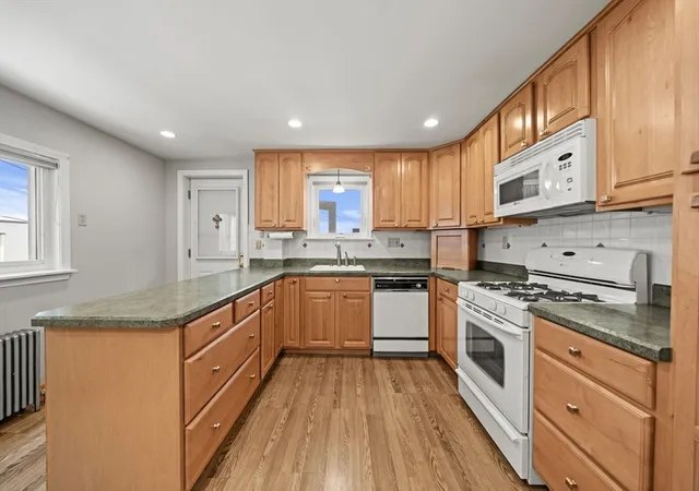 5th image of 254-256 E Eagle St, Boston, MA 02128 | MLS# 73561964