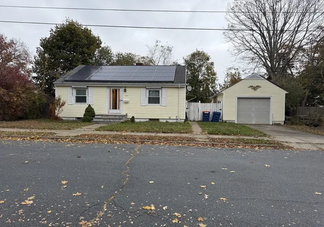 Homes for sale in New Bedford, MA | 178 Lafayette St, New Bedford, MA 02745 | MLS# 73448999