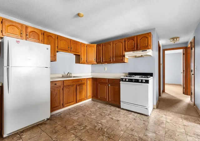 2nd image of 24 Larch St #8, New Bedford, MA 02740 | MLS# 73562753