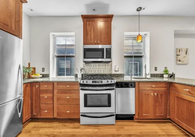3rd image of 257 Pleasant St #7, Worcester, MA 01609 | MLS# 73553515