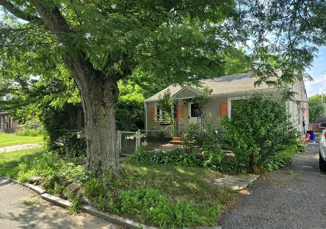 1st image of 18 Notre Dame St, Springfield, MA 01104 | MLS# 73559124