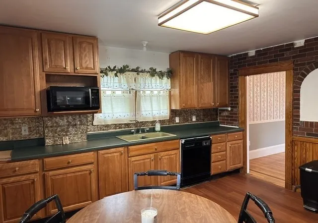 Homes for sale in Worcester, MA | 78 Whipple St, Worcester, MA 01607 | MLS# 73527083