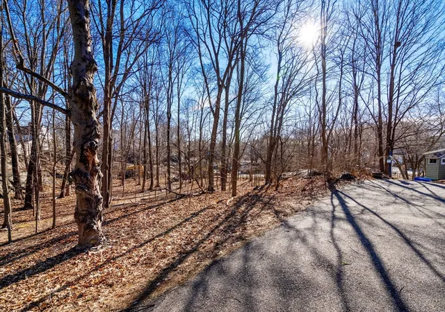 3rd image of 66 Rockland Pl, Newton Upper Falls, MA 02464 | MLS# 73344931