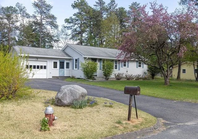 Homes for sale in Northampton, MA | 142 Spruce Hill Ave, Northampton, MA 01062 | MLS# 73514068