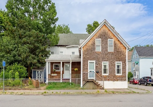 Homes for sale in New Bedford, MA | 248 Cedar St, New Bedford, MA 02740 | MLS# 73545334