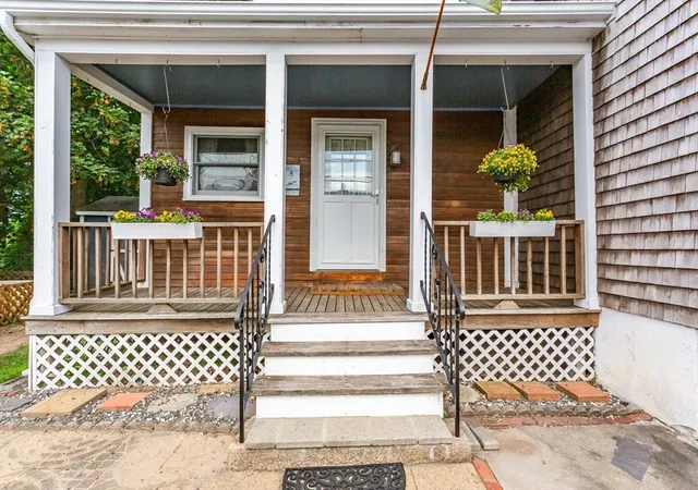 Homes for sale in New Bedford, MA | 248 Cedar St, New Bedford, MA 02740 | MLS# 73545334