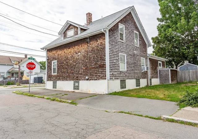 Homes for sale in New Bedford, MA | 248 Cedar St, New Bedford, MA 02740 | MLS# 73545334