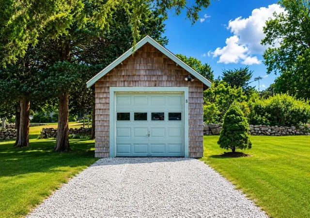 5th image of 8 Juniper Rd, Westport, MA 02790 | MLS# 73543884