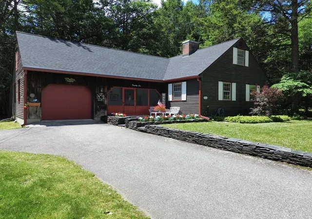 Homes for sale in Greenfield, MA | 26 Oak Hill Road, Greenfield, MA 01301 | MLS# 73539362