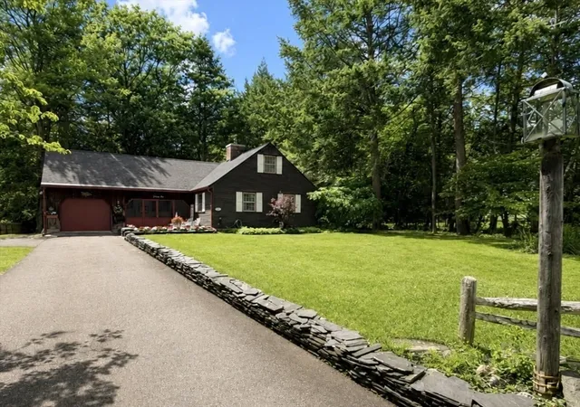 Homes for sale in Greenfield, MA | 26 Oak Hill Road, Greenfield, MA 01301 | MLS# 73539362