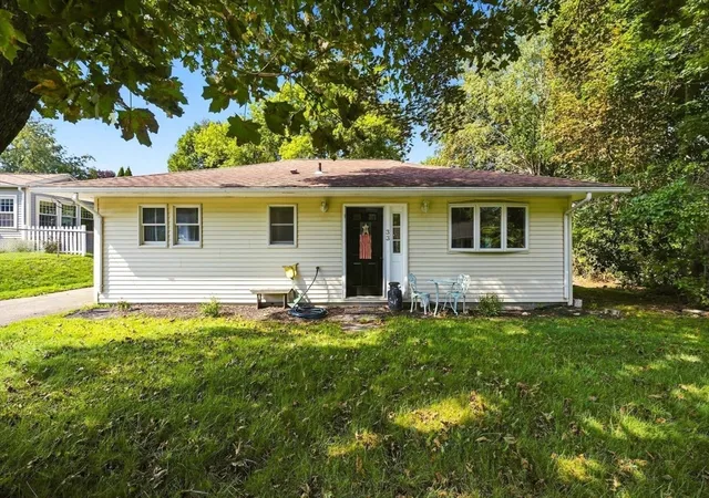 Photo 1 of Sale Pending at 33 Deer Pond Dr, Leicester, MA 01524 | MLS# 73568747 | Listing updated on 2026-09-17