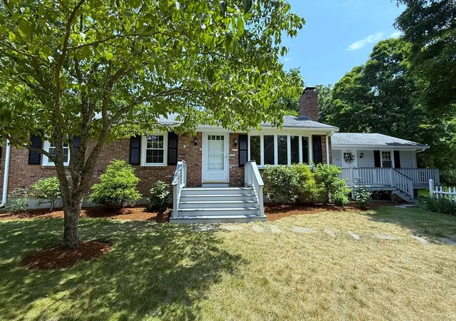 Homes for sale in North Attleboro, MA | 344 Old Post Rd, North Attleboro, MA 02760 | MLS# 73545647