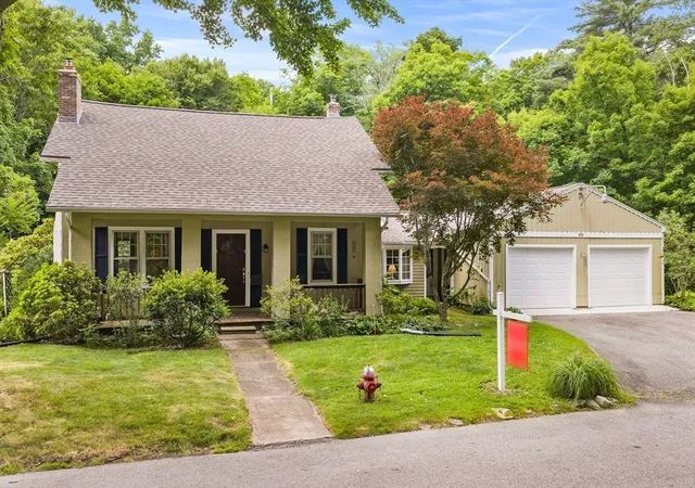Homes for sale in Longmeadow, MA | 62 Circle Rd, Longmeadow, MA 01106 | MLS# 73541675