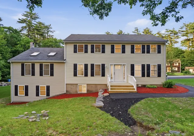Homes for sale in East Bridgewater, MA | 1126 Plymouth St, East Bridgewater, MA 02333 | MLS# 73537680