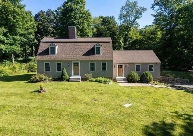 Photo 2 of Single family home for sale at 96a High Street, Topsfield, MA 01983 | MLS# 73568490 | Listing updated on 2026-09-20