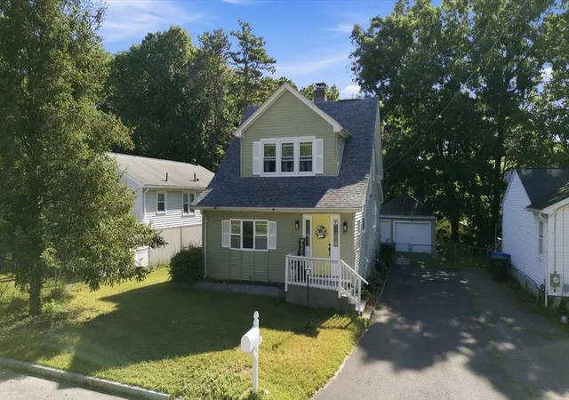 Homes for sale in Springfield, MA | 87 Lakevilla Ave, Springfield, MA 01109 | MLS# 73545724