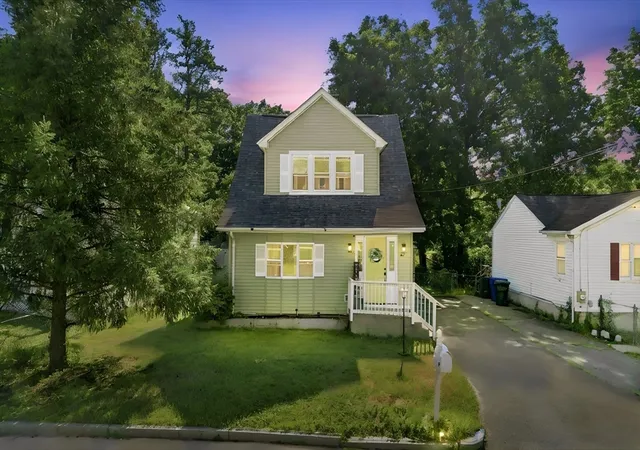 Homes for sale in Springfield, MA | 87 Lakevilla Ave, Springfield, MA 01109 | MLS# 73545724