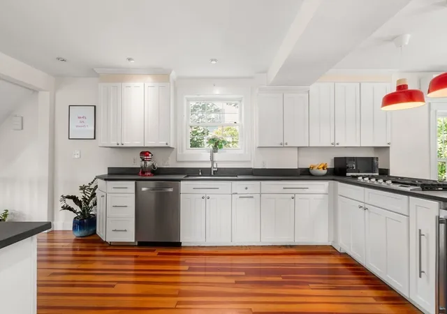 5th image of 61 Wilmot St, Watertown, MA 02472 | MLS# 73553421