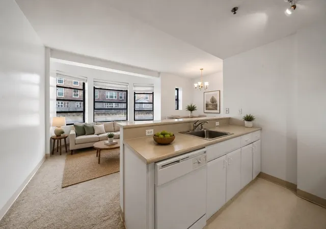 Listing Photo 4 - Condo for sale in building located at 636 Beacon St, Boston, MA 02215 - Unit #505
