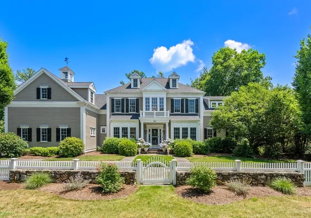 2nd image of 120 Deerfield Ln, Hanover, MA 02339 | MLS# 73545715