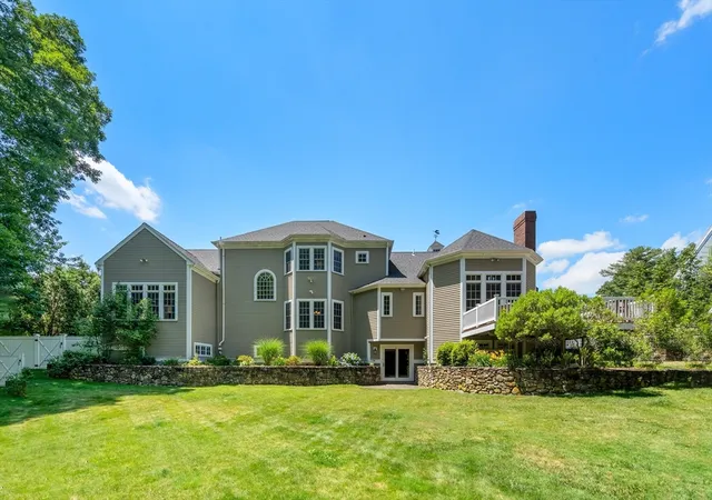 3rd image of 120 Deerfield Ln, Hanover, MA 02339 | MLS# 73545715