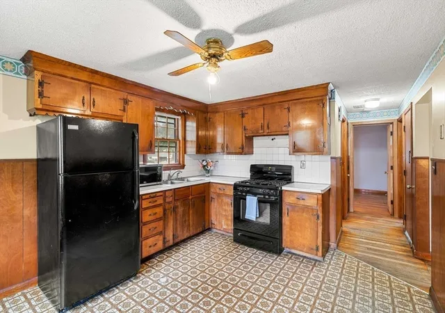 2nd image of 52 Applewood, Billerica, MA 01821 | MLS# 73540321