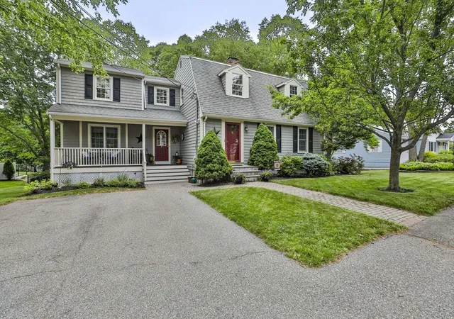 1st image of 33 Reynolds Rd, Wakefield, MA 01880 | MLS# 73539982