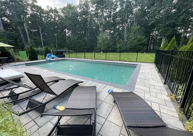 Photo 7 of Single family home for sale at 4 Hummingbird Ln, Westford, MA 01886 | MLS# 73568351 | Listing updated on 2026-10-07