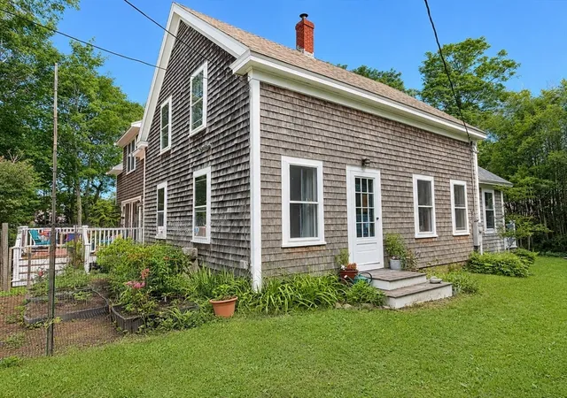 2nd image of 41 Cook Road, Vineyard Haven, MA 02568 | MLS# 73559180