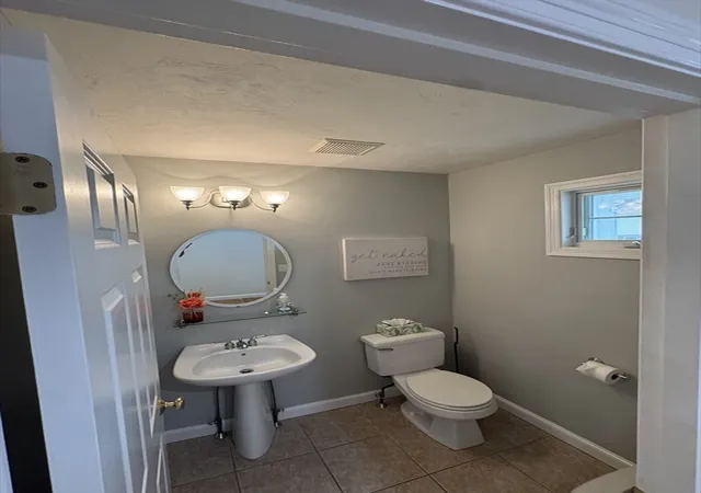 3rd image of 45 Crescent Rd, Needham, MA 02494