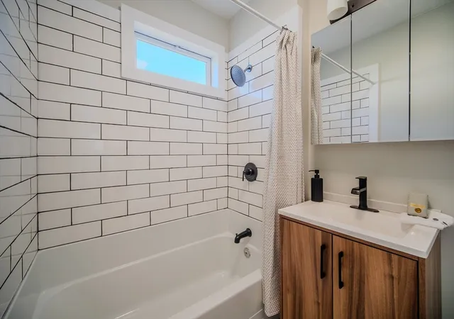 4th image of 2 Marion St, Haverhill, MA 01832 | MLS# 73415843