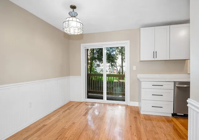 5th image of 38 Farmland Rd, Lowell, MA 01850