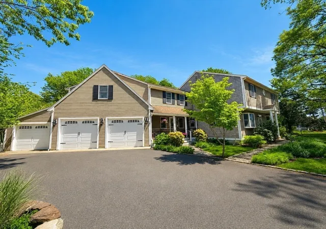 2nd image of 9 Pondview Ave, Pembroke, MA 02359 | MLS# 73545106
