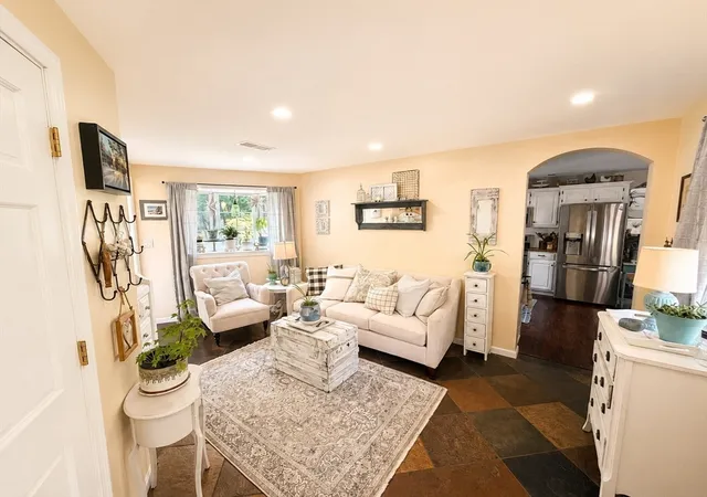 4th image of 9 Pondview Ave, Pembroke, MA 02359 | MLS# 73545106