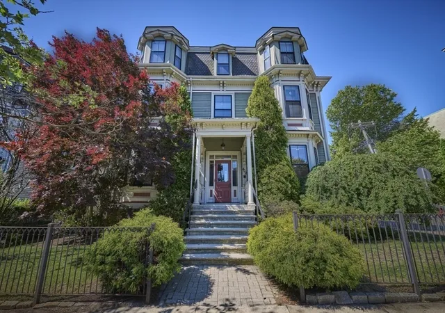 Homes for sale in Somerville, MA | 400 Broadway, Somerville, MA 02145 | Houzeo