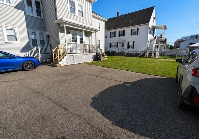 2nd image of 215 Ash St, Waltham, MA 02453