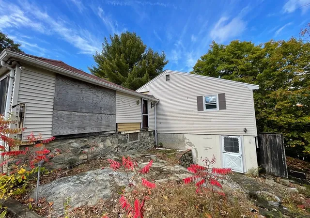 3rd image of 65 Beacon St, Melrose, MA 02176 | MLS# 73332185
