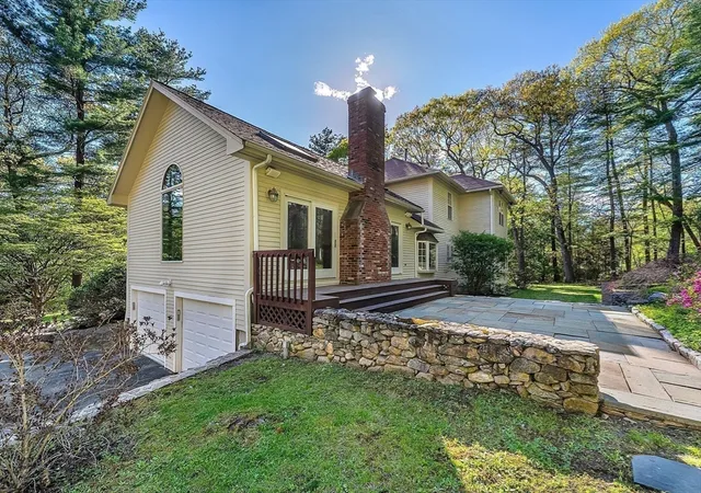 5th image of 20 Old Rd, Weston, MA 02493 | MLS# 73518815