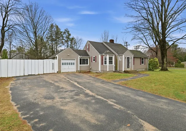 Homes for sale in Springfield, MA | 2163 Wilbraham Rd, Springfield, MA 01129 | MLS# 73503951
