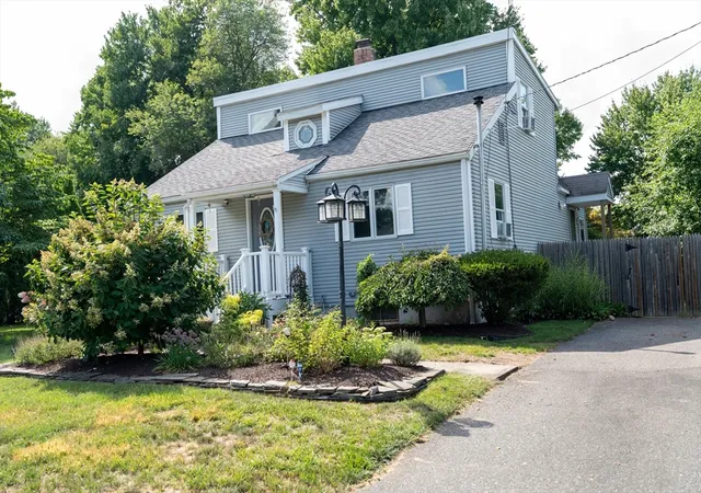 Photo 3 of Single family home for sale at 87 Berkshire Dr, Westfield, MA 01085 | MLS# 73566221 | Listing updated on 2026-09-17